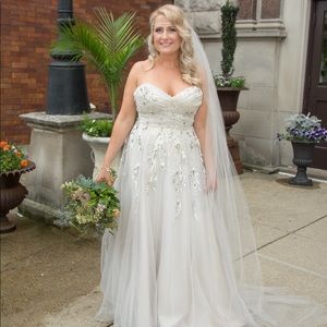 Hayley Paige wedding gown